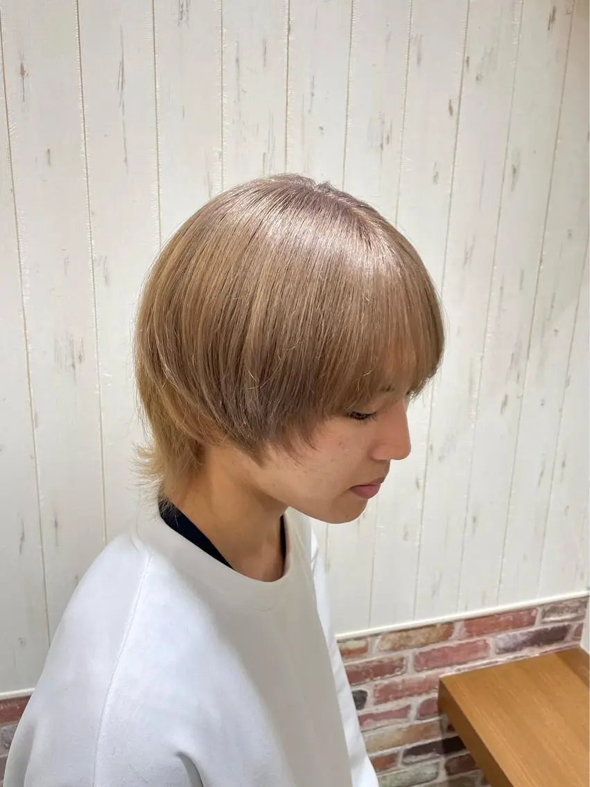 ショート カラー メンズ メンズバレイヤージュ メンズブリーチ メンズハイライト メンズインナーカラー アディクシーカラー ヘアカラー 中嶋 紘夢のヘアスタイル