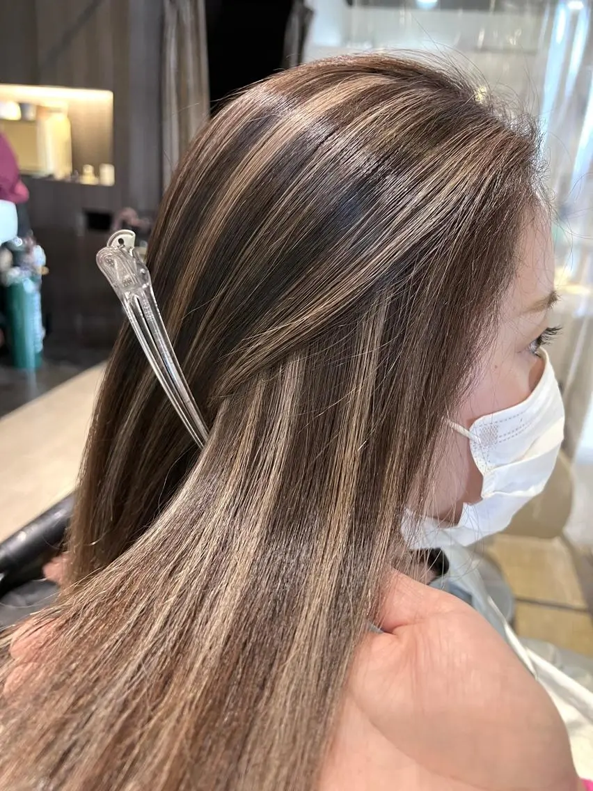 ミディアム カラー ハイライトカラー ハイライト hair &eye LAWE.店長のヘアスタイル
