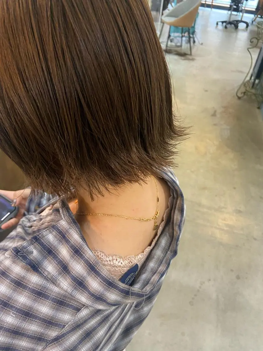 ショート 切りっぱなしボブ ボブ なつめ🐶ショート ベージュカラーのヘアスタイル