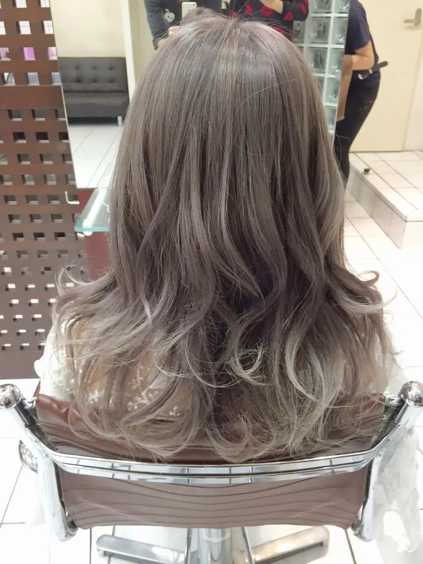 ミディアム カラー 透明感カラー グレージュ モテ髪透明感❤️ デイズヘアカラーのヘアスタイル