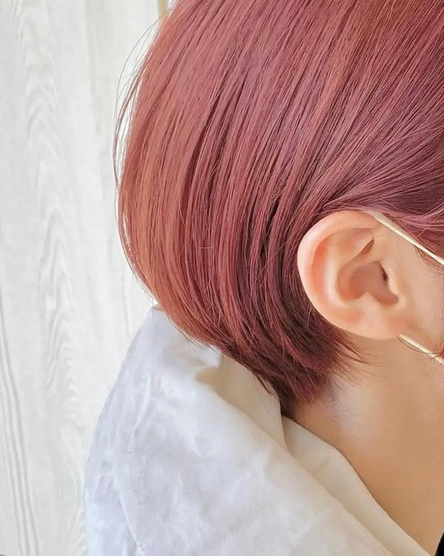 ショート カラー カシス ピンクカラー カット ヘアカラー トリートメント ハイトーン×似合わせ 🌱中川慎之介のヘアスタイル
