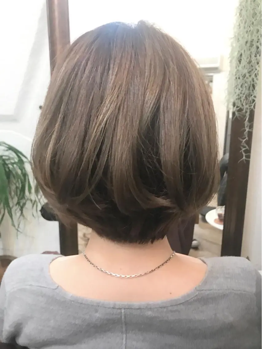 ショート ミディアム セミロング ロング カラー アッシュ アッシュグレー アッシュグレージュ グレージュ ハイライトカラー 白髪ぼかしハイライト バレイヤージュヤマトのヘアスタイル