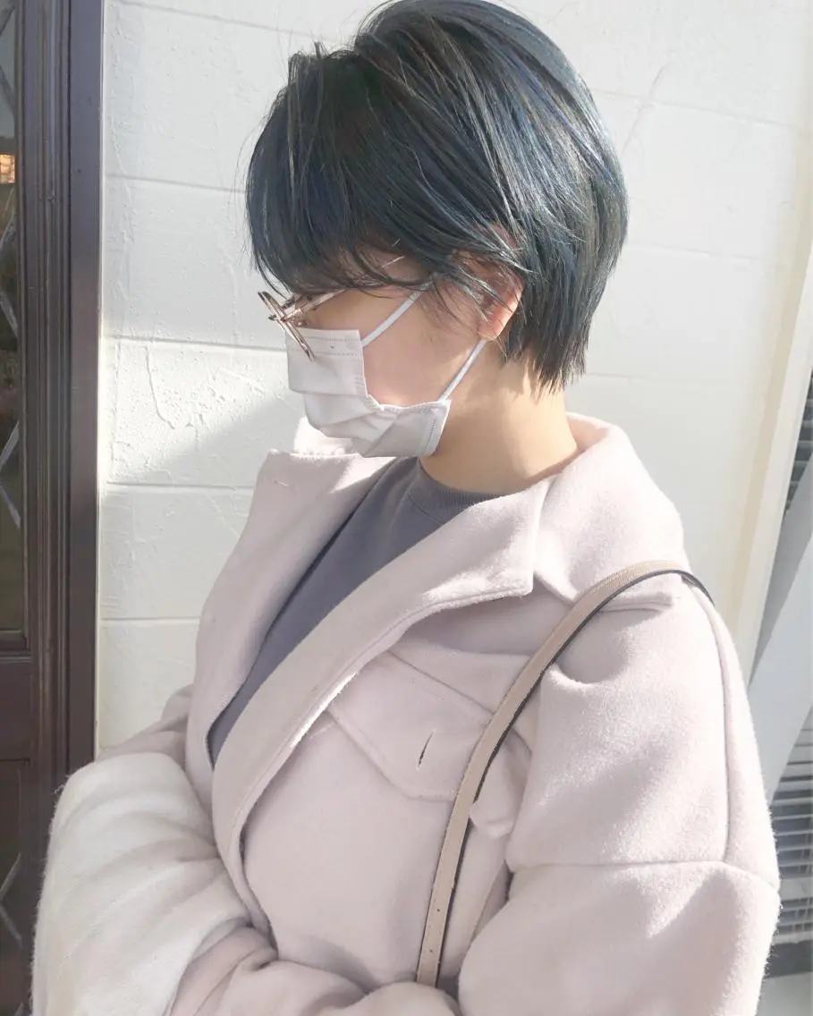 ショート カラー ブリーチ ハイライトカラー ハイライト カット ヘアカラー 江原 彩華のヘアスタイル