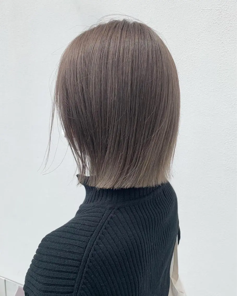 ミディアム レイヤー/透明感 カラー　いくらまゆのヘアスタイル
