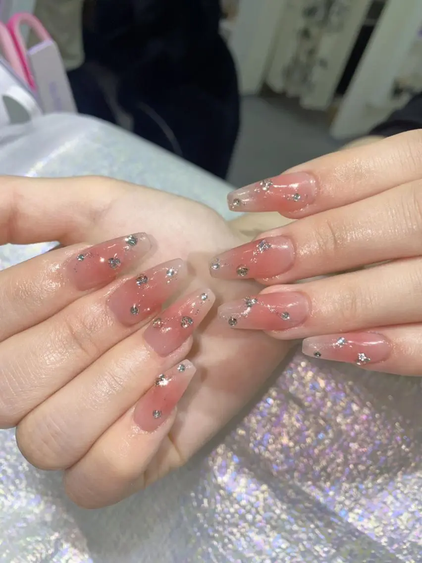 ネイル 長さ出し ネイルチップ Queen‘s なんのネイルデザイン