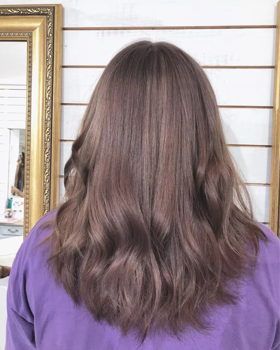セミロング カラー ヘアアレンジ グレージュ ラベンダーカラー ラベンダーグレージュ ラベンダーグレー ヘアカラー 🦋美髪／エクステ 🦋アベイクミのヘアスタイル