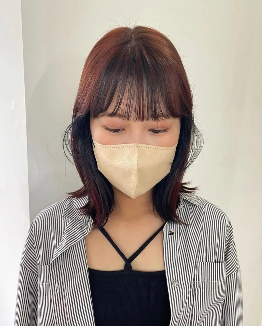ミディアム カラー ミストバング ブラウンカラー デザインカラー イヤリングカラー  フェイスフレーミング ヘアカラー トリートメント MIU/ルーツカラー 顔まわりレイヤーのヘアスタイル