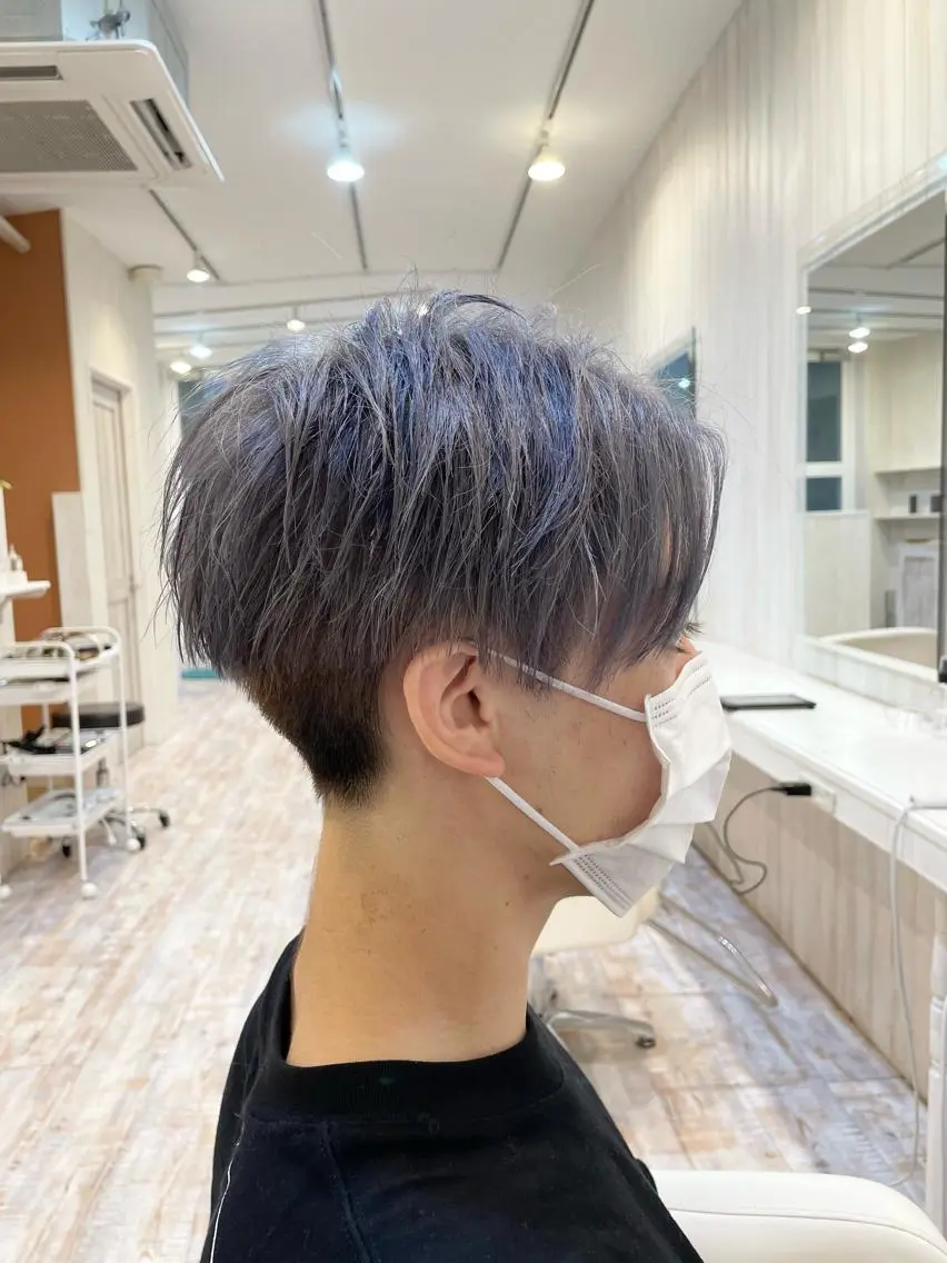 カラー メンズ メンズブリーチ アッシュ ブリーチ シルバー シルバーアッシュ カット ヘアカラー ☘️当日OK☘️ 鍋島直大のヘアスタイル