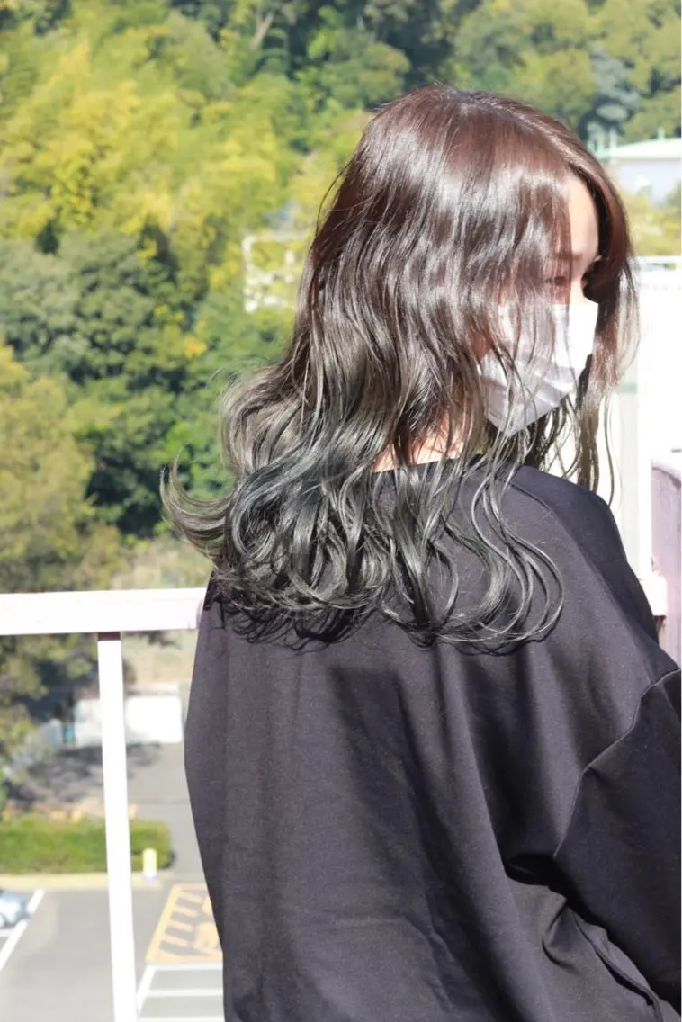 セミロング カラー ブリーチ グラデーションカラー グレージュ カーキグレージュ ヘアカラー Viage （ビアージュ）のヘアスタイル
