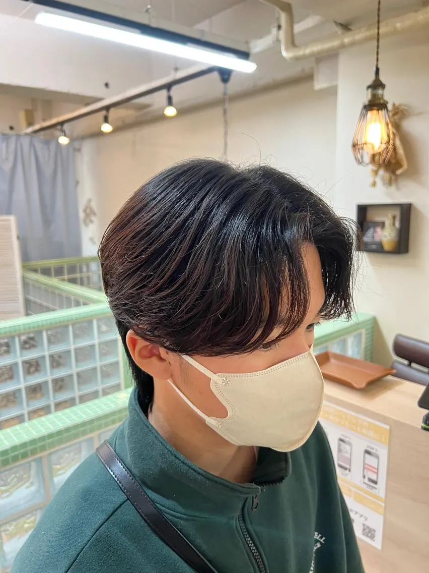 ミディアム パーマ メンズ センターパート カット パーマ メンズカットパーマ ✂️ JOYAのヘアスタイル