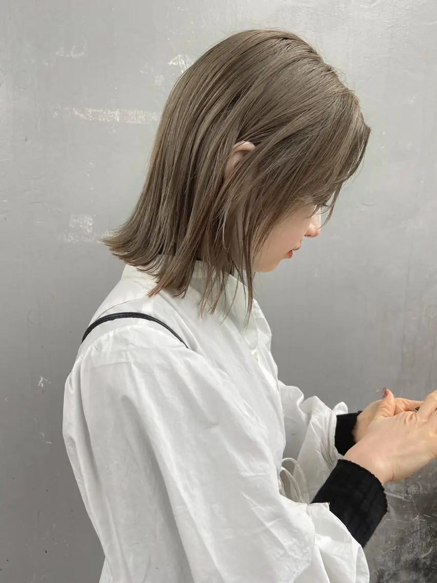 ミディアム カラー 透明感カラー ハイトーンカラー イルミナカラー インナーカラー ミント カット ヘアカラー トリートメント 岡本康平/ボブ/ブリ ーチ/酸性ストレートのヘアスタイル