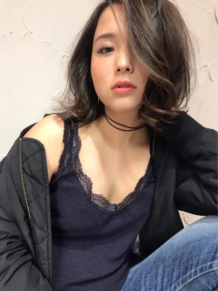 ショート カラー _WHITE 天王寺のヘアスタイル