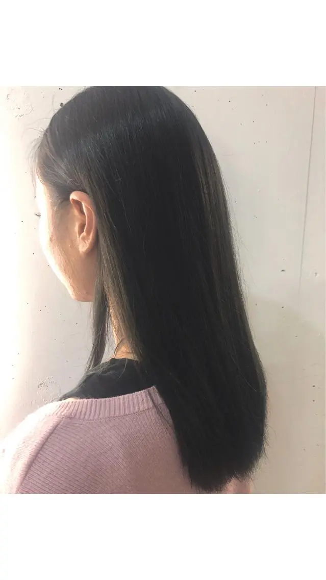 セミロング カラー 黒髪 ブリーチ ブルーカラー ブルーブラック 透明感カラー ヘアカラー 山田 笑みのヘアスタイル