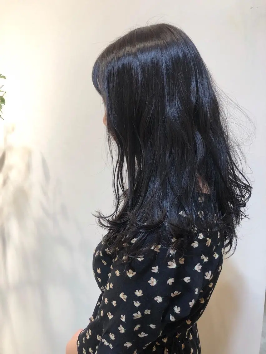 ロング カラー カット ヘアカラー トリートメント MIOベージュカラー 柔らかいカラーのヘアスタイル