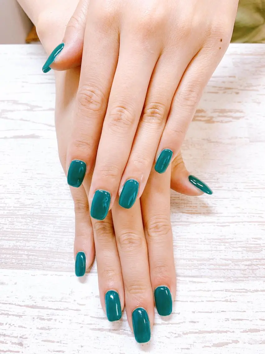 ネイル グリーン ワンカラーネイル ハンドネイル Story nail Sakuraのネイルデザイン
