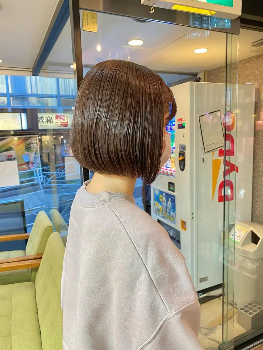ショート カラー ベージュカラー ボブ ショートヘア カット ヘアカラー トリートメント ボブ/縮毛矯正/ レイヤー/塚田のヘアスタイル