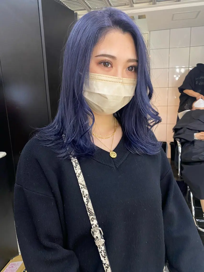 セミロング カラー ヘアアレンジ ブルーカラー SHACHU ayamiのヘアスタイル