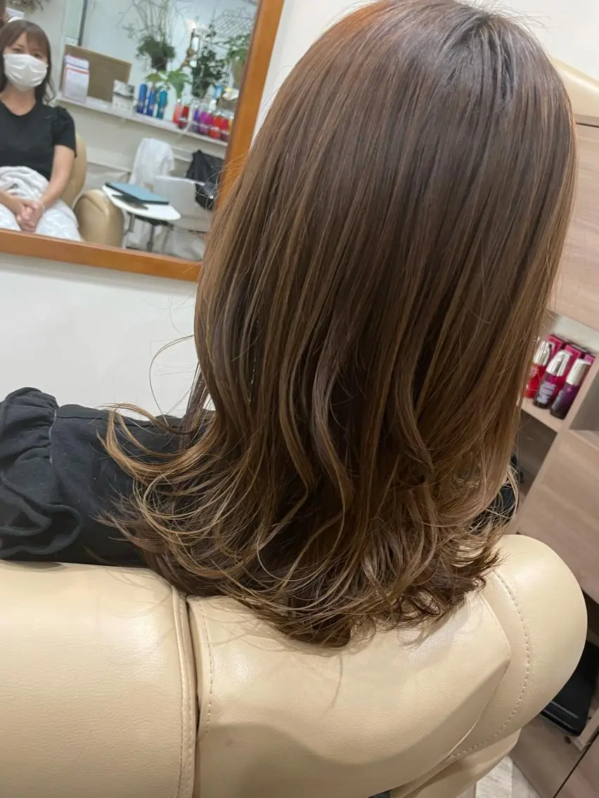 ミディアム カラー 寺本 早希のヘアスタイル