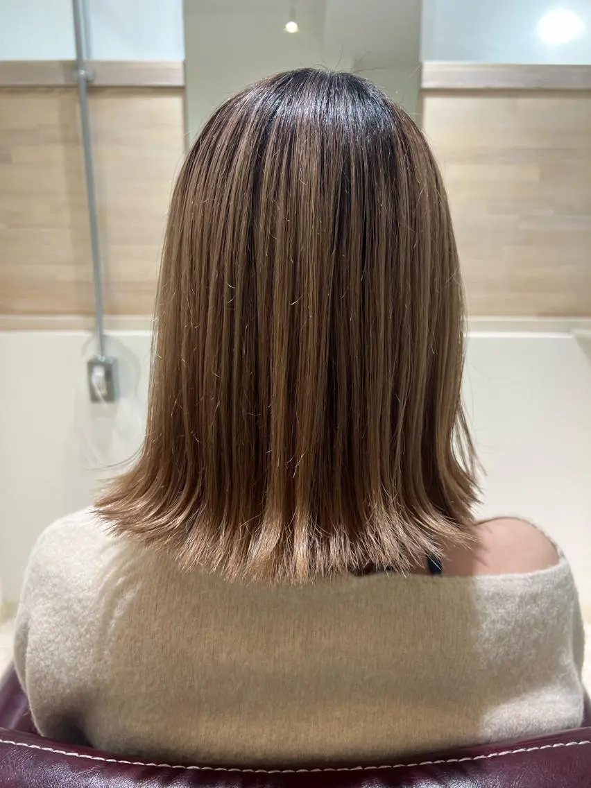 ミディアム ボブ 外ハネヘア カット トリートメント 🥣🫧‪艶カラー 🦋アカマ ミユ🦋のヘアスタイル