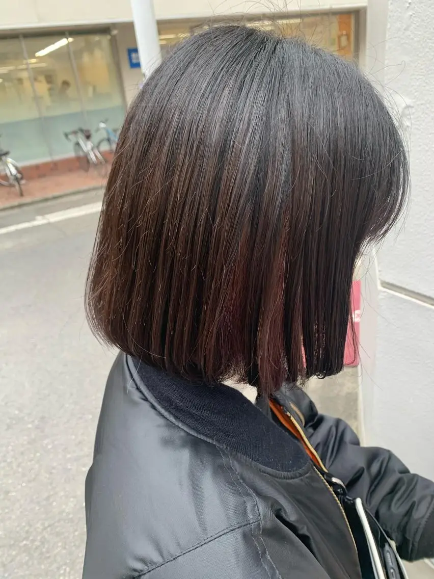 ショート カラー ヘアアレンジ サナ🌱 切りっぱなしボブのヘアスタイル