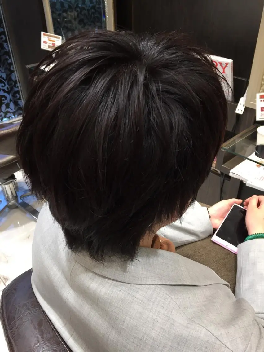 ショート カラー ブラウンカラー yui .のヘアスタイル