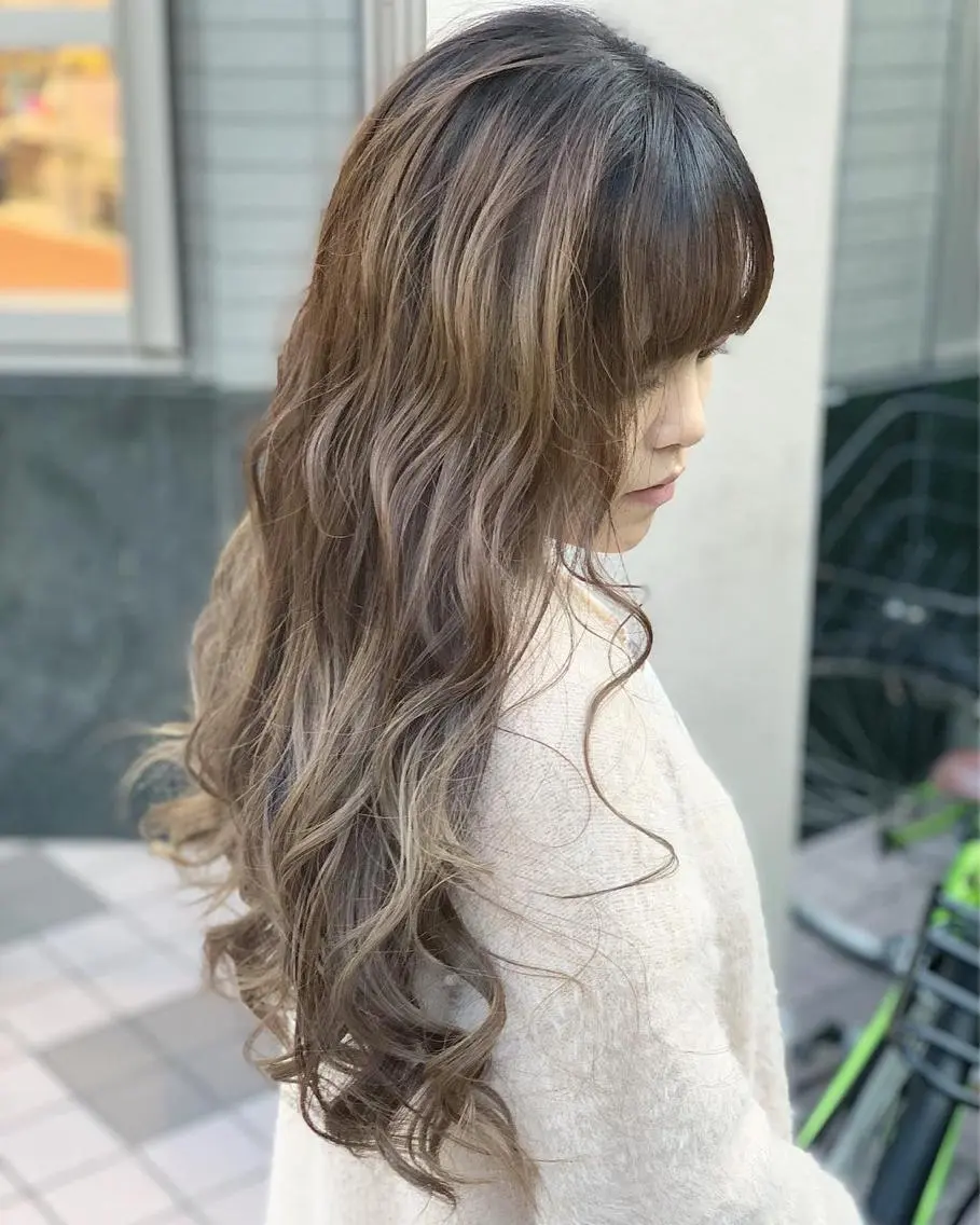 ロング カラー グレージュ カット ヘアカラー トリートメント ブリーチ/バレイヤ ージュ川端裕司のヘアスタイル