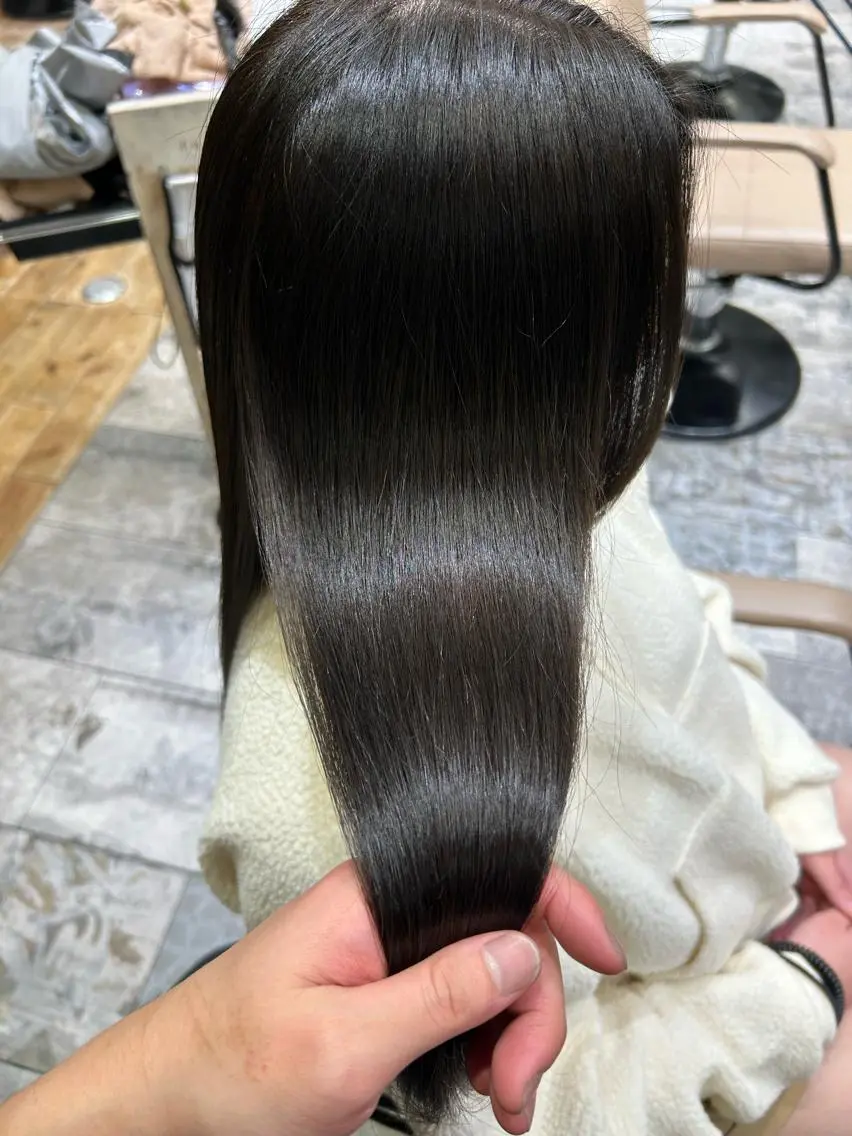 ロング カラー パーマ バレイヤージュ ブリーチ ケアブリーチ ダブルカラー ハイライトカラー カット ヘアカラー 縮毛矯正 トリートメント 銀座✨レイヤーカット 顔まわり/坂本亜裟海のヘアスタイル