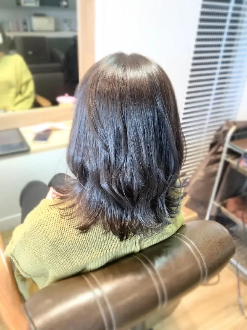 カラー グレージュ ヘアカラー トリートメント 堀 望美のヘアスタイル