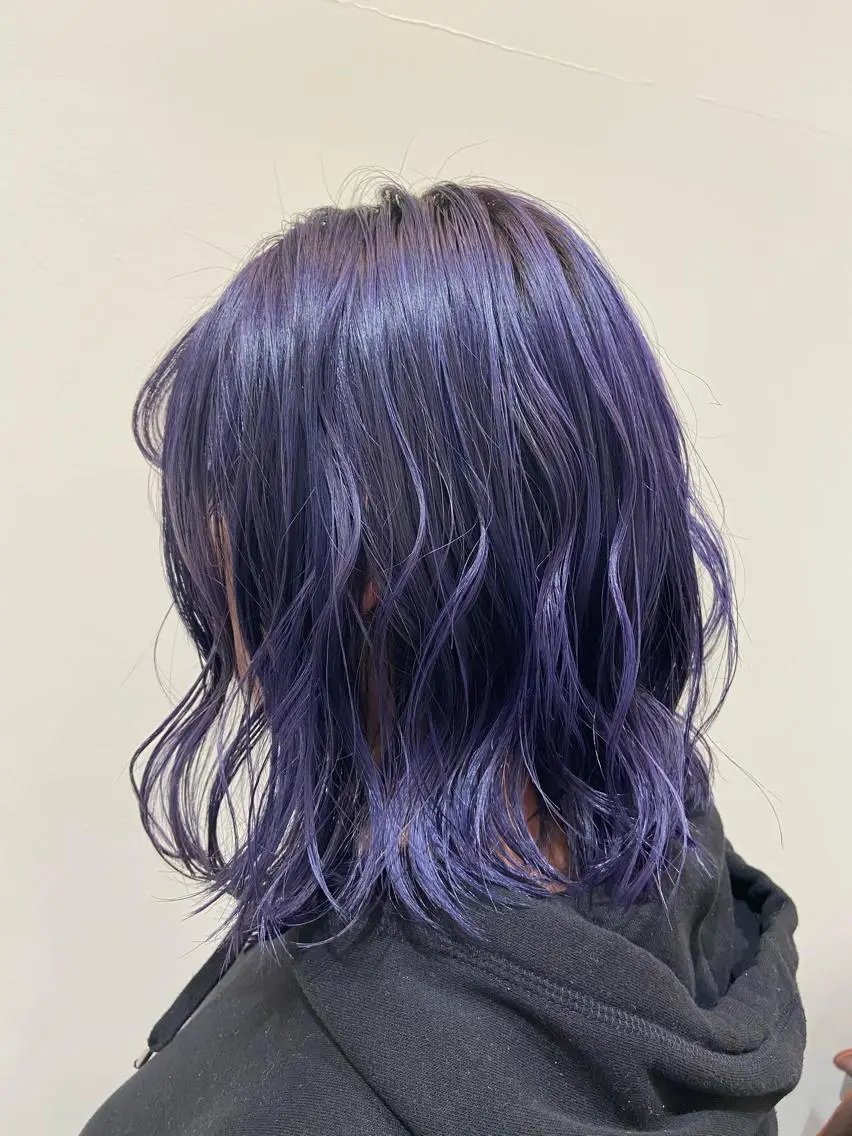 ミディアム カラー ブルーカラー ブルーバイオレット バイオレットカラー ヘアカラー トリートメント Amour なぐらのヘアスタイル