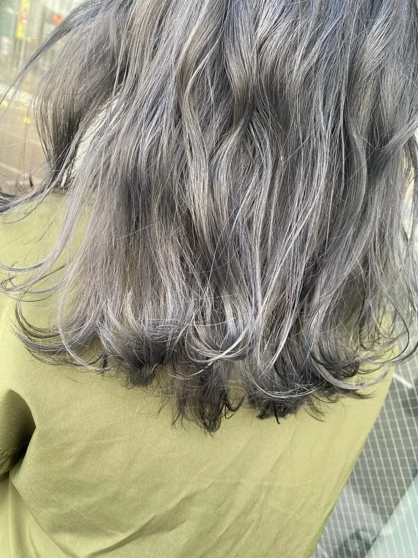 ロング カラー ブリーチ カット ヘアカラー N° Elune MIYUUのヘアスタイル