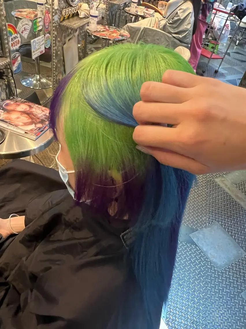 ミディアム カラー KOYA ｺﾔのヘアスタイル