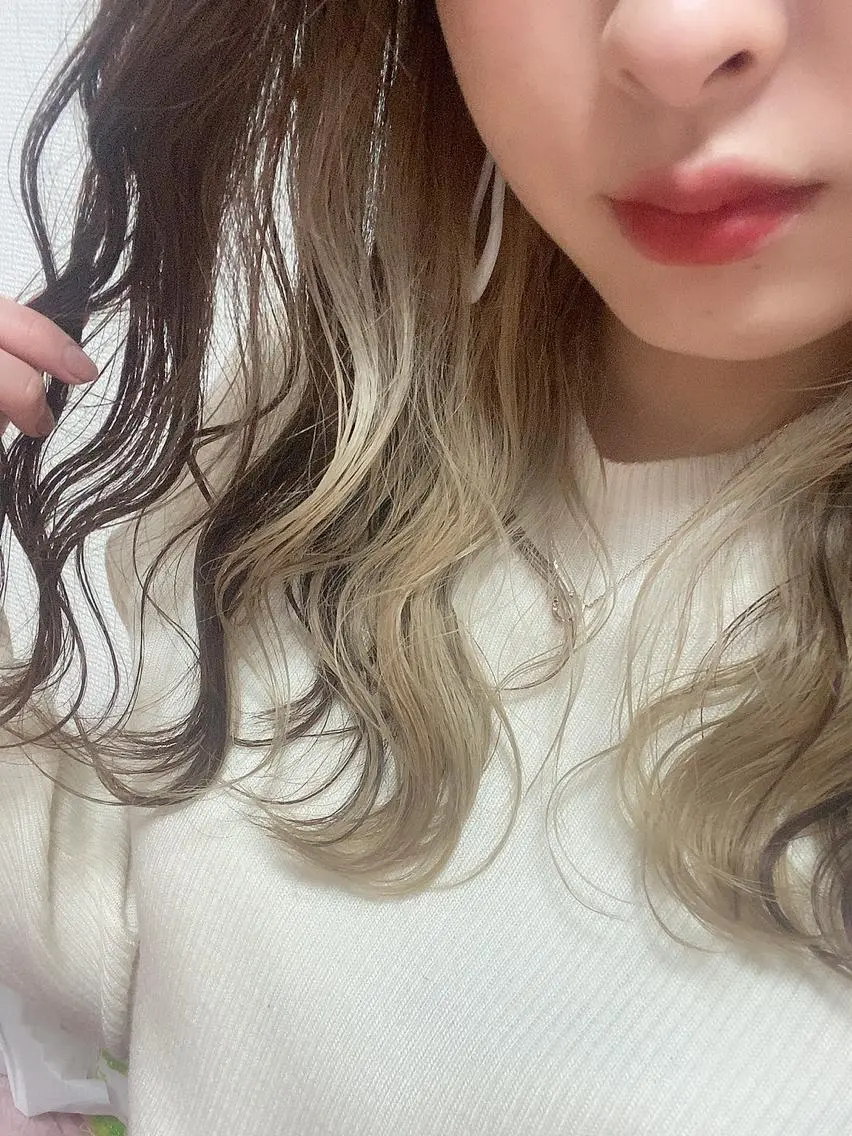ロング カラー ベージュカラー 加藤 優紗のヘアスタイル