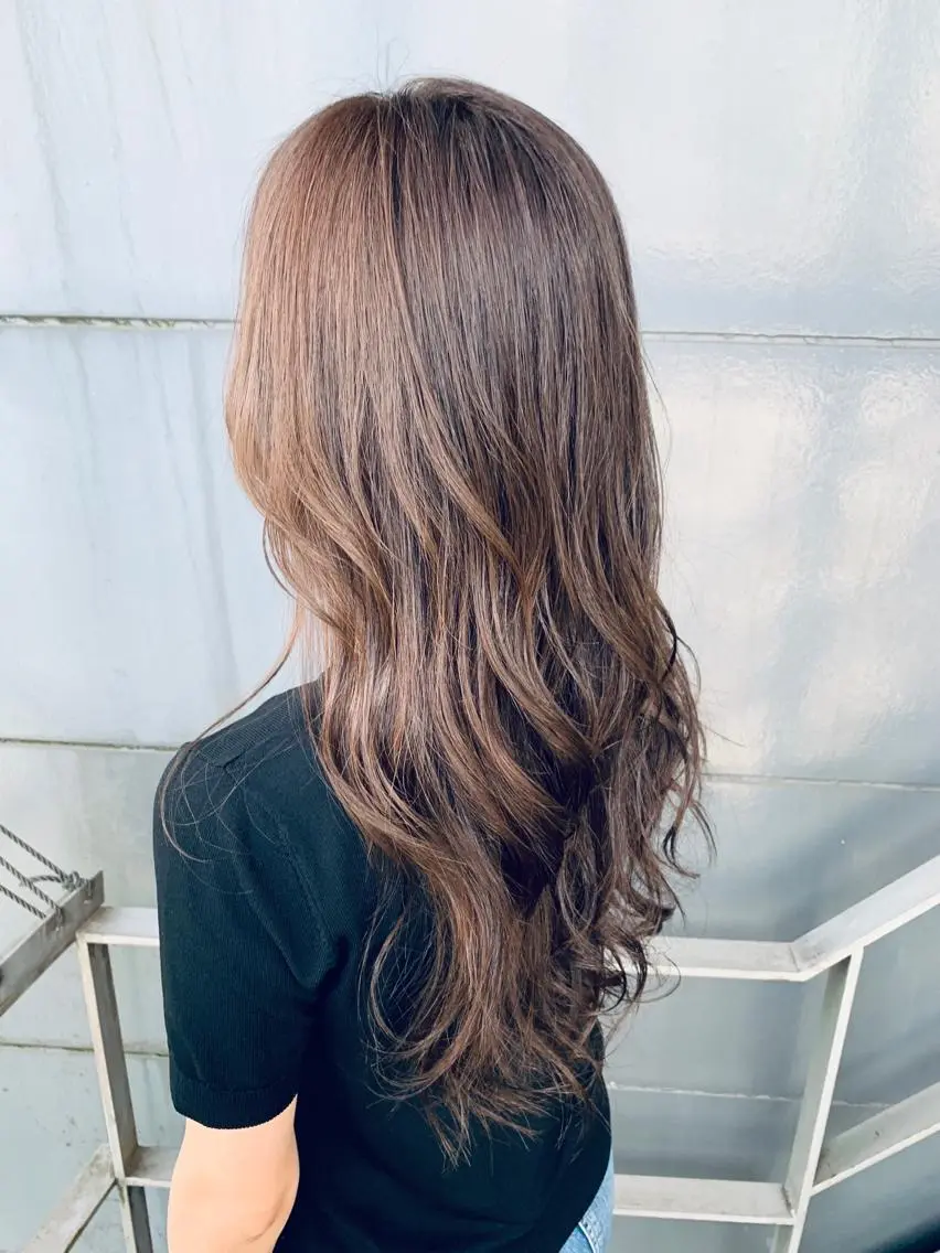 ロング カラー アッシュ ブリーチ ブリーチなしカラー natsu fujinoのヘアスタイル