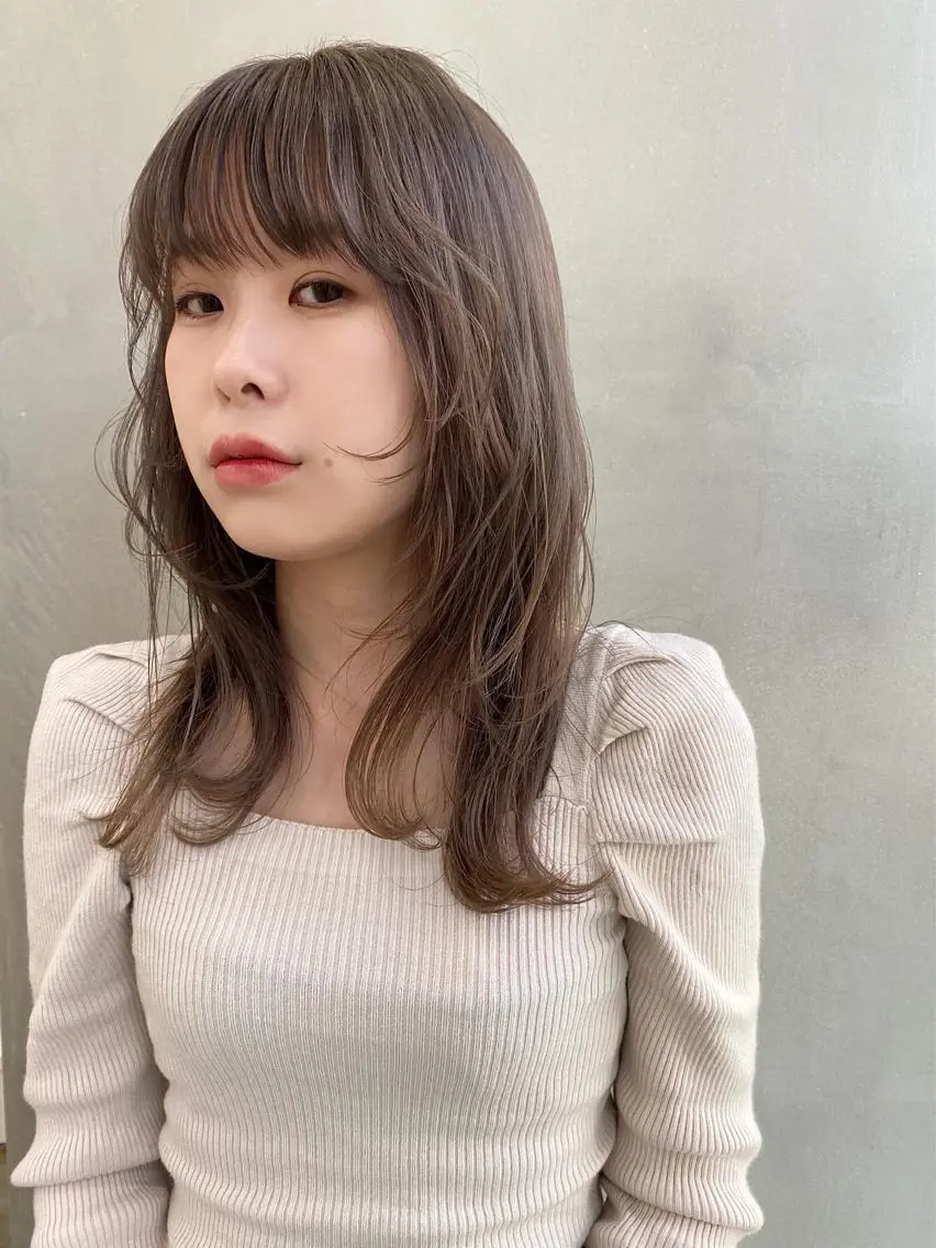 セミロング カラー 🌼 アユカのヘアスタイル