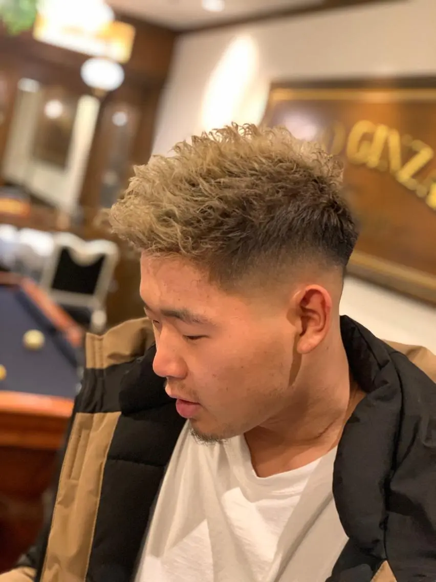 ショート カット 近藤 真のヘアスタイル