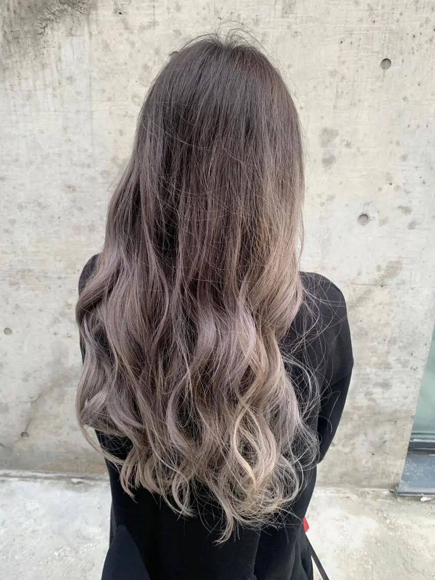 ロング カラー グラデーションカラー グレージュ 色落ちまでキレイに! !女性サロンのヘアスタイル