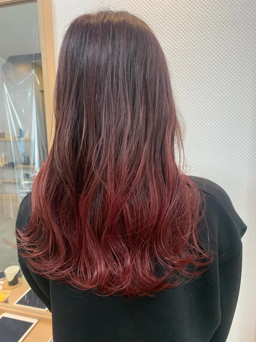 ロング カラー グラデーションカラー 透け感✨ダメージレス カラーHana🤍のヘアスタイル