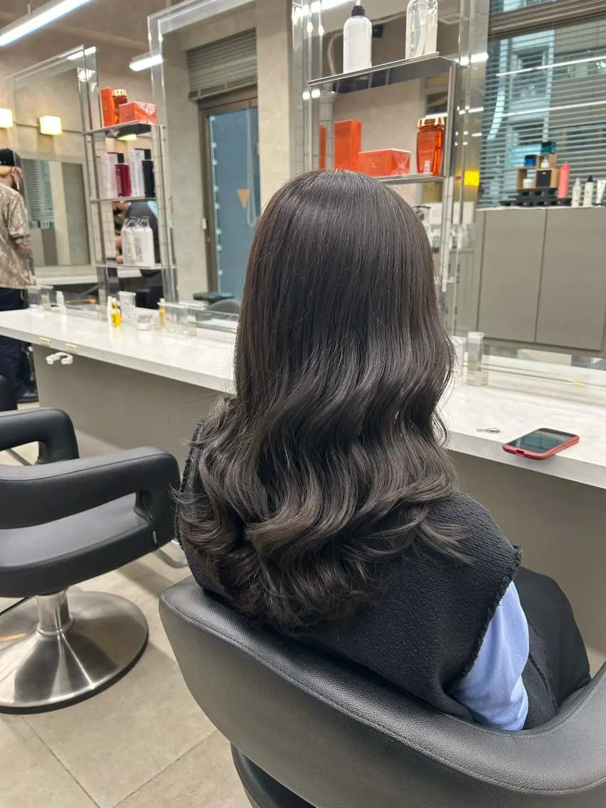 ミディアム カラー パーマ ヘアアレンジ メンズ キッズ ネイル マツエク・マツパ アイブロウ 🦋縮毛/韓国レイヤ ー/透明感カラー🦋のヘアスタイル
