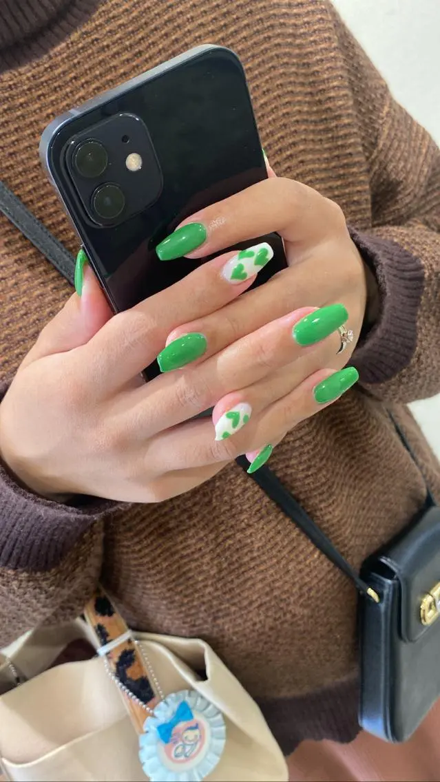 ロング ネイル グリーン tetty nailsalonのネイルデザイン
