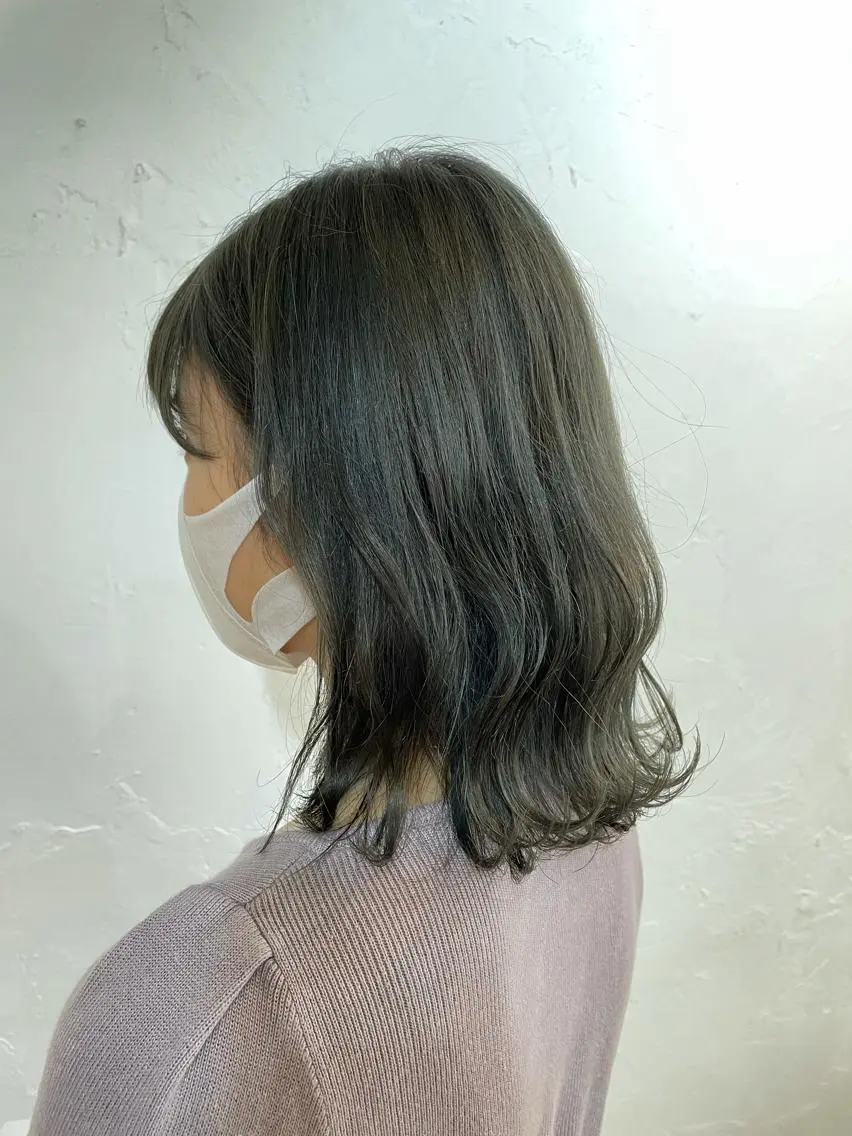 ミディアム カラー グレージュ オリーブグレージュ オリーブグレー カット ヘアカラー トリートメント すずき えりのヘアスタイル
