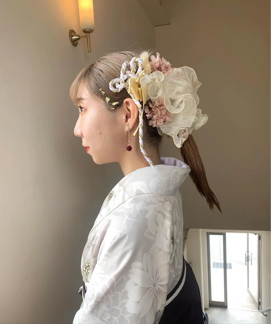 セミロング ヘアアレンジ 本間 結衣のヘアスタイル