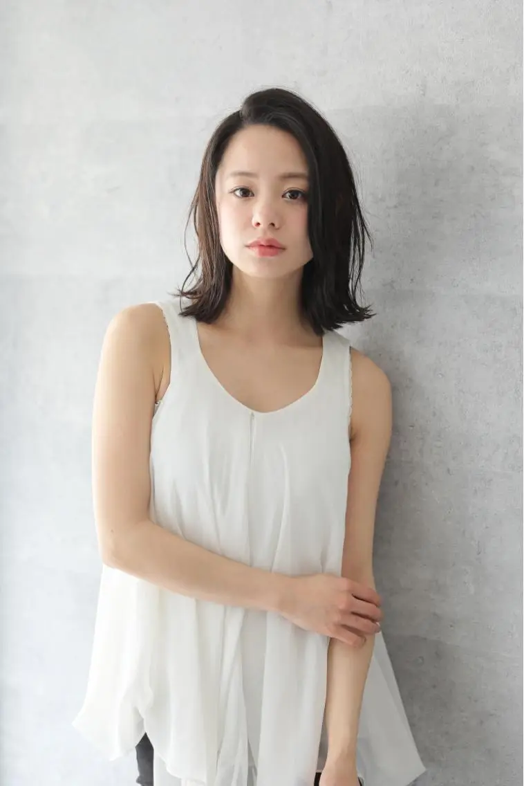 ミディアム 外ハネヘア 🎗️comoda 神戸三宮 髪質改善のヘアスタイル