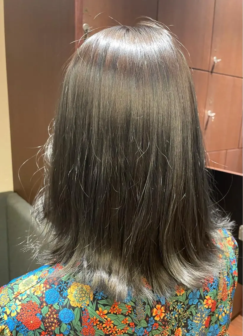 カラー 黒髪 ブルーカラー ブルーブラック 【日韓風、レイヤー】 🤍ひらい なつきのヘアスタイル