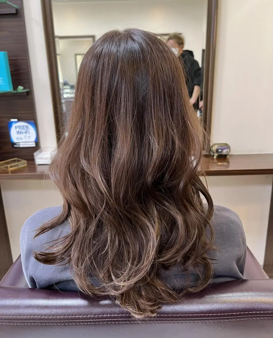 セミロング アッシュ レイヤーカット ローレイヤー カット ヘアカラー トリートメント 澤崎 希望のヘアスタイル