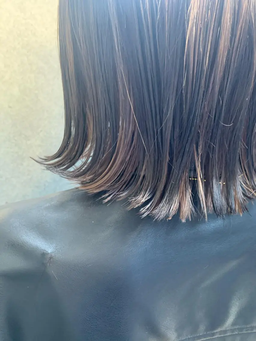 ショート カラー ヘアアレンジ サナ🌱 切りっぱなしボブのヘアスタイル