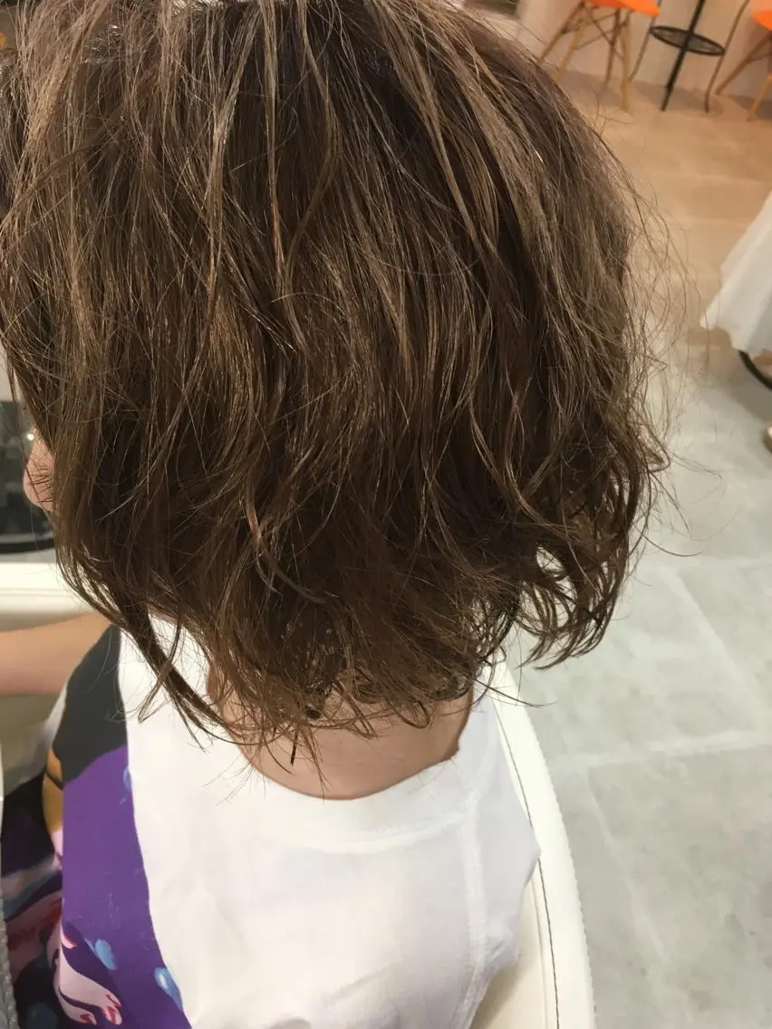ミディアム セミロング カラー 髪質改善 中川 翔のヘアスタイル
