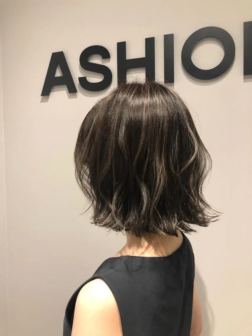 ショート カラー ハイライトカラー ハイライト ブリーチ👩🦳/ ✂︎MANAMIのヘアスタイル