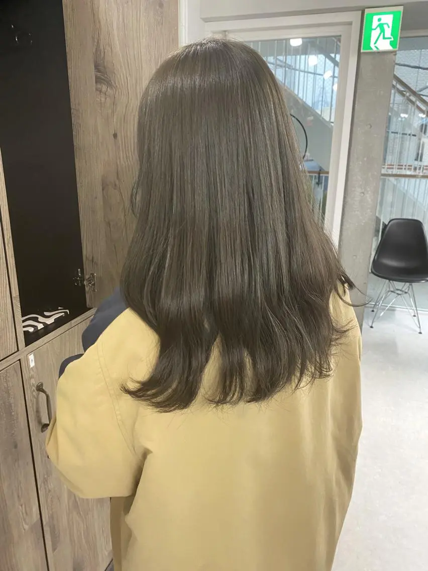 ミディアム カラー ヘアアレンジ 🌷FUKA🌷 まろやかハイトーンのヘアスタイル