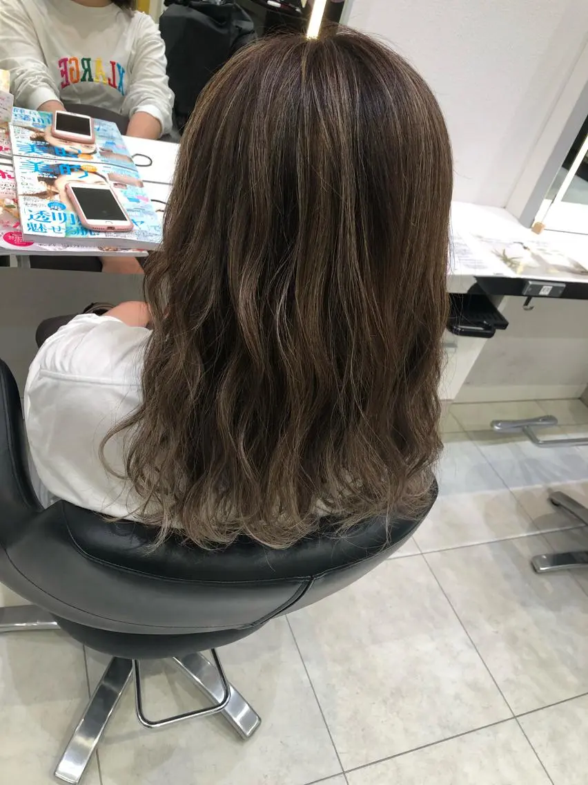 セミロング 岸 保奈美のヘアスタイル