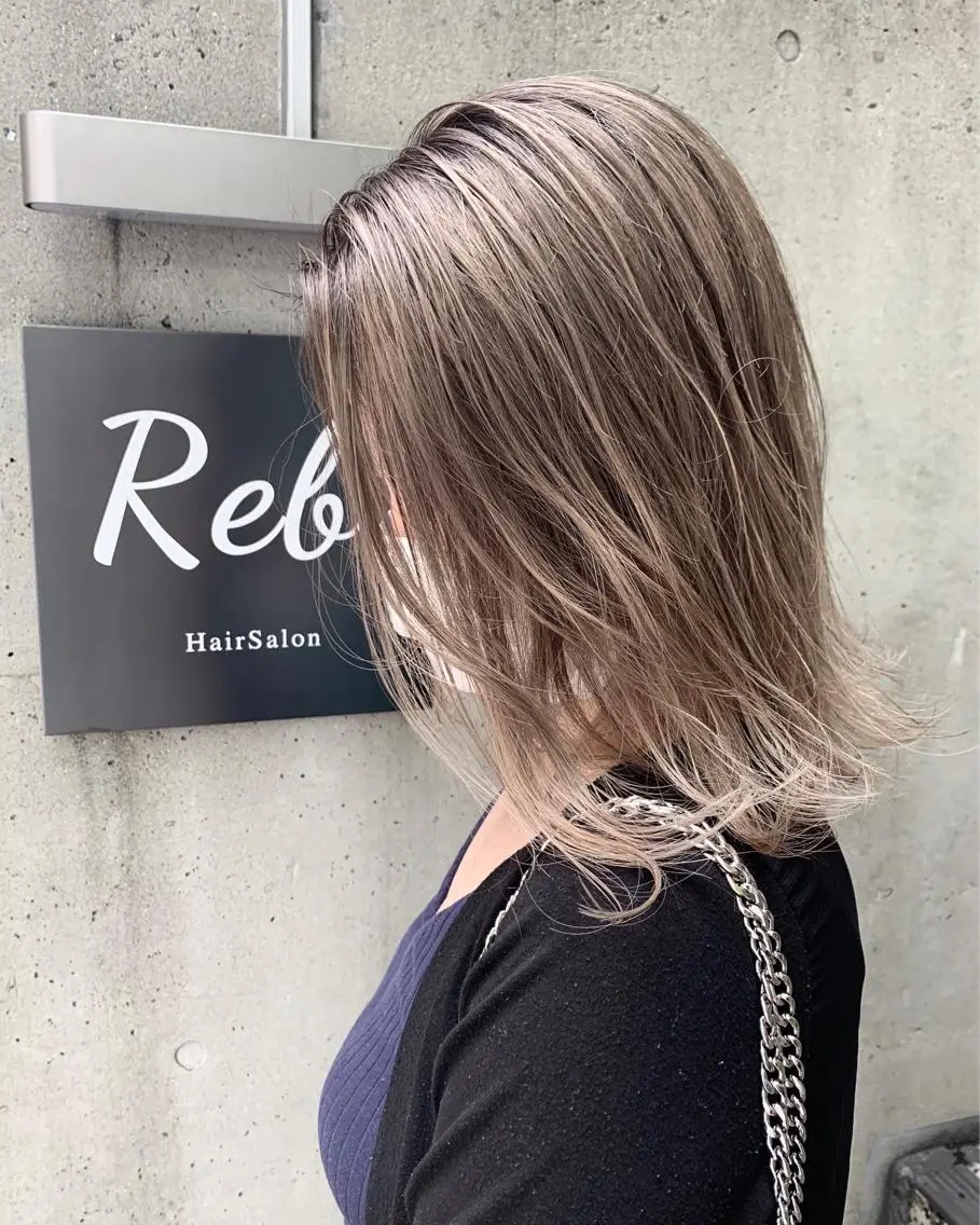ミディアム カラー レイヤーカット 西村あきやのヘアスタイル